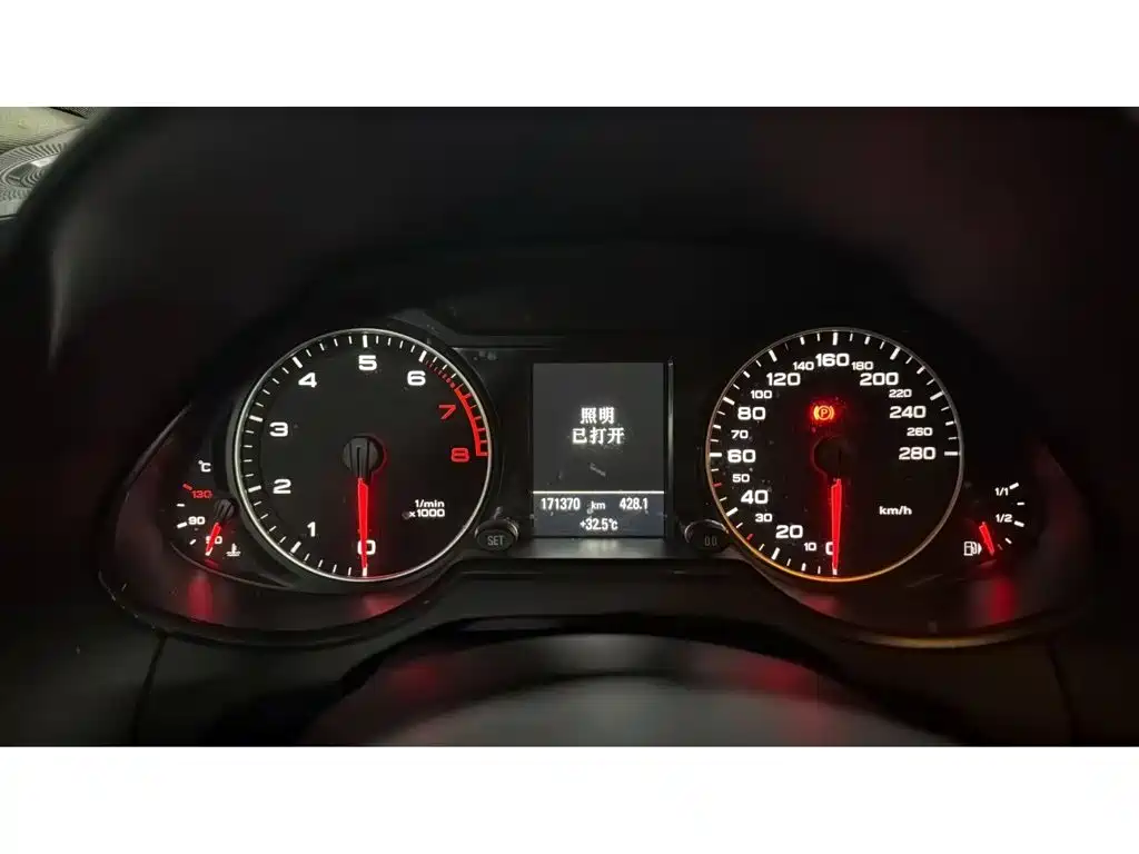 Фото 4 - Audi Q5