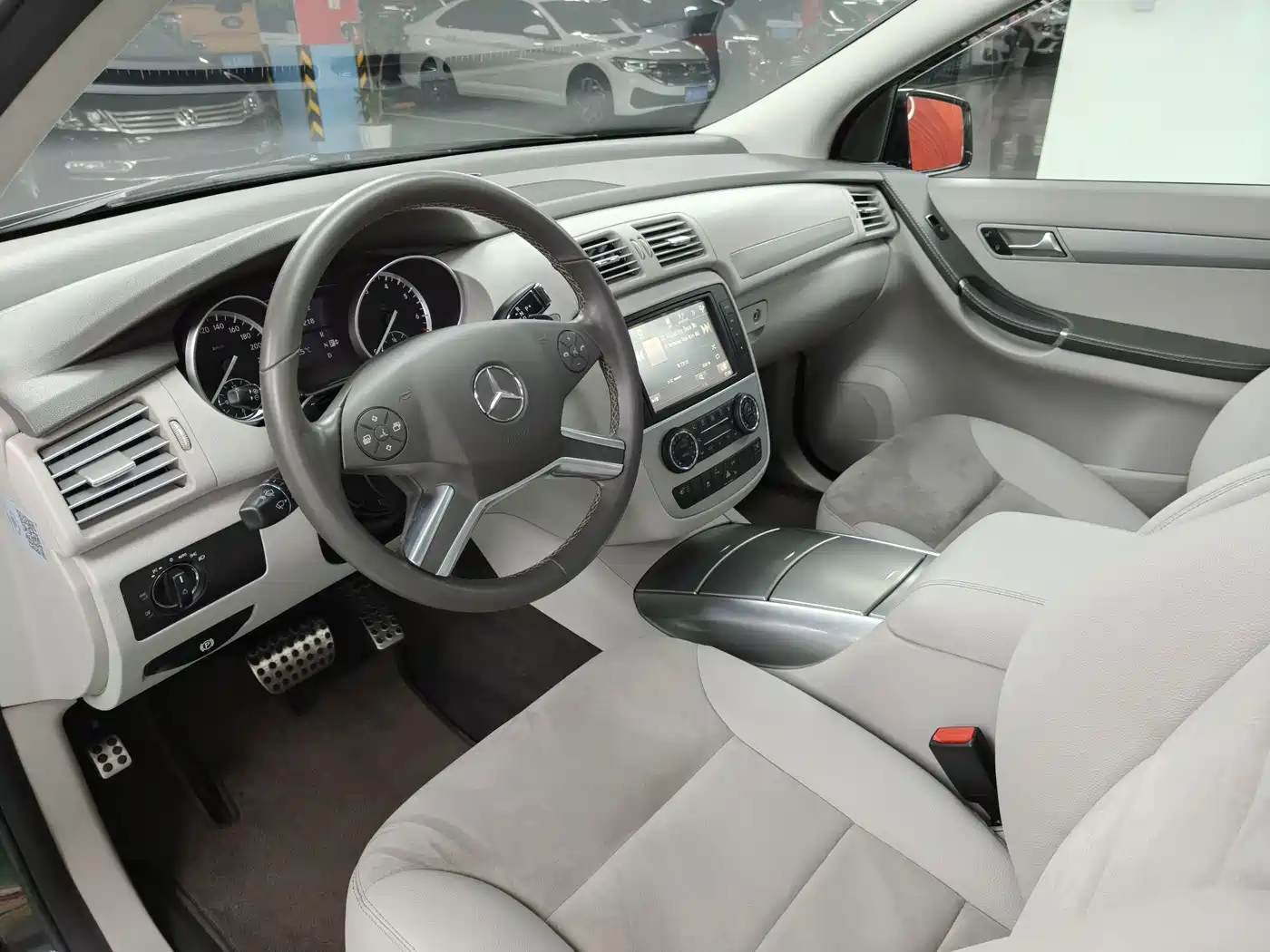 Mercedes-Benz R-Class 2014 R 320 4MATIC Business фото 12