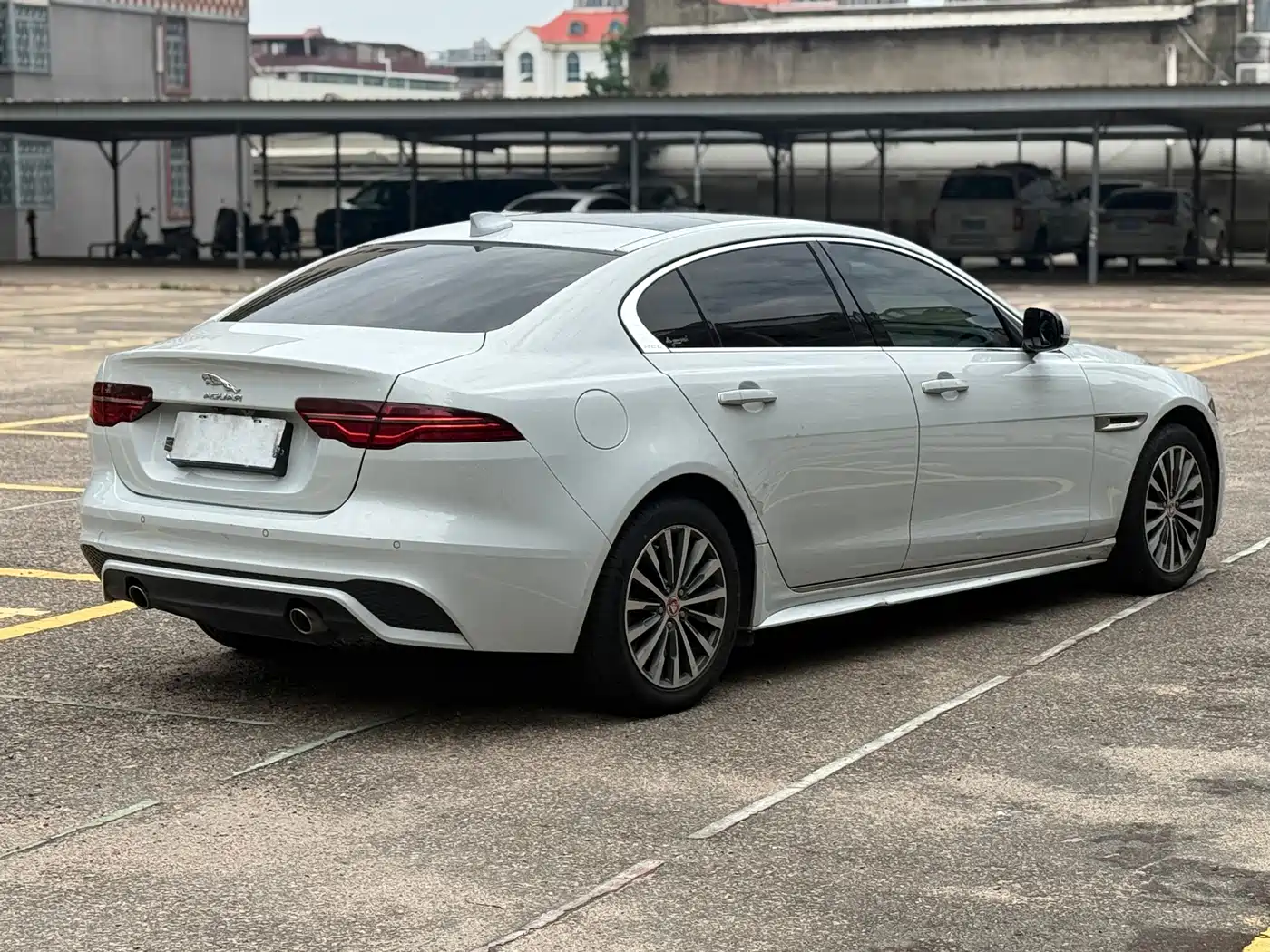 Jaguar XEL 2020 2.0T 200PS R-DYNAMIC Youth Sport Edition фото 12