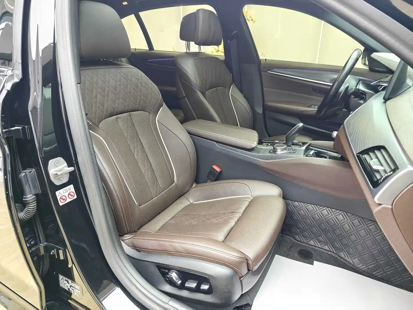 BMW 5 Series 2023 530Li Premium M Sport Package фото 11