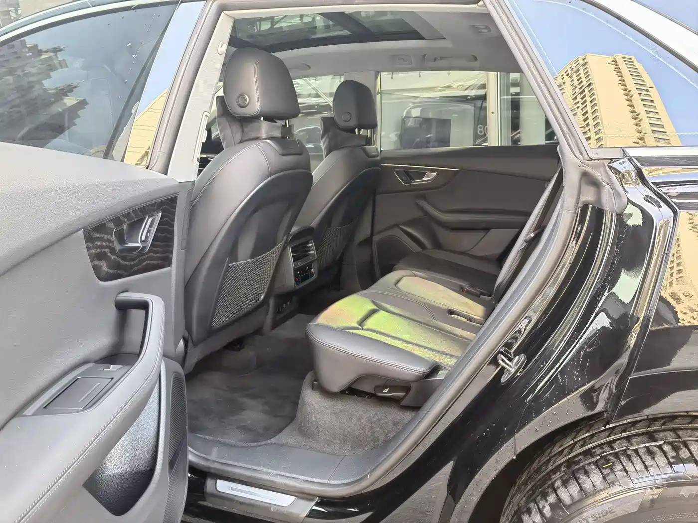 Audi Q8 2023 55 TFSI Luxury Sport фото 6