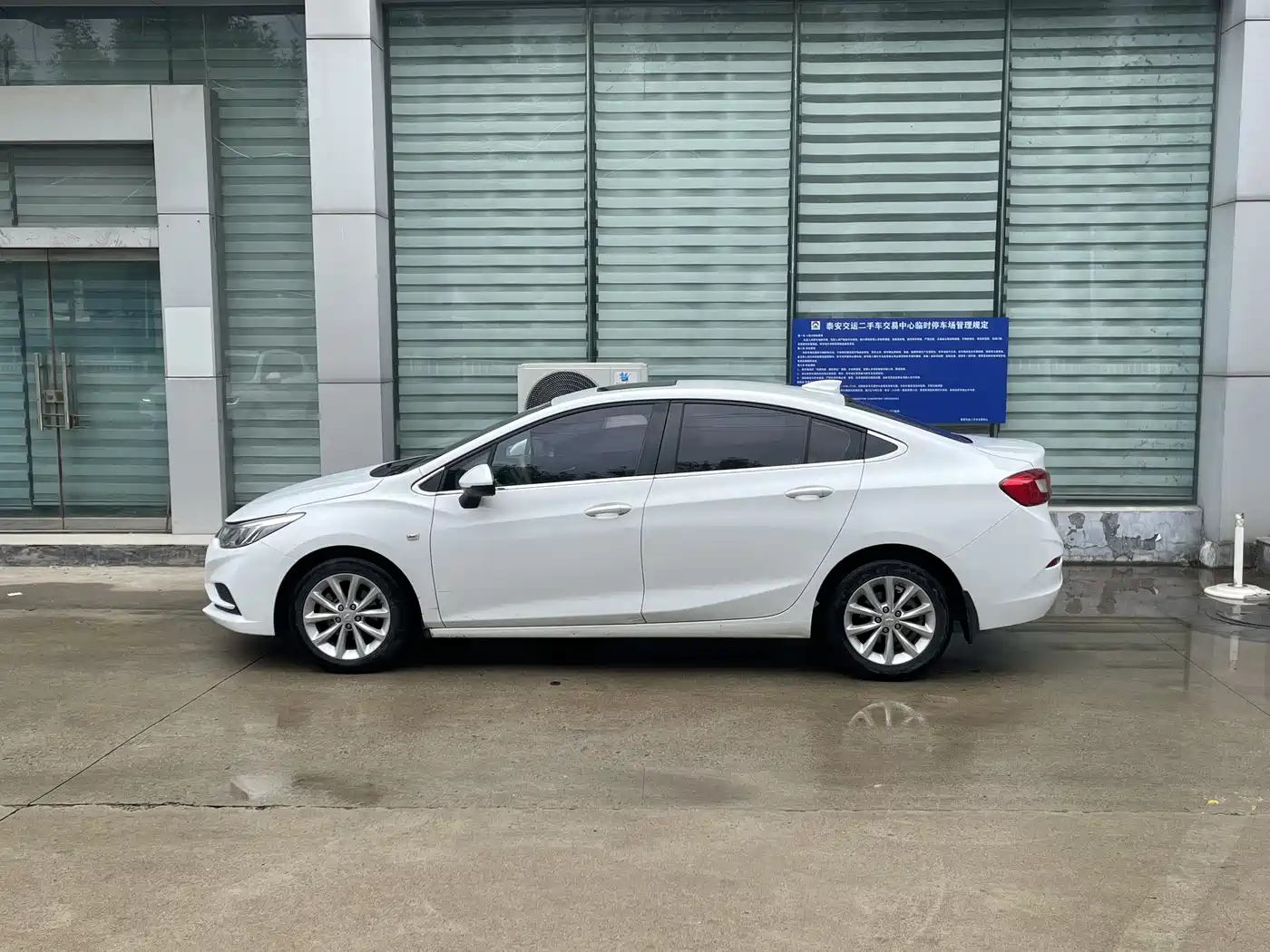 Chevrolet Cruze 2017 1.5L Automatic Pioneer Sunroof фото 3