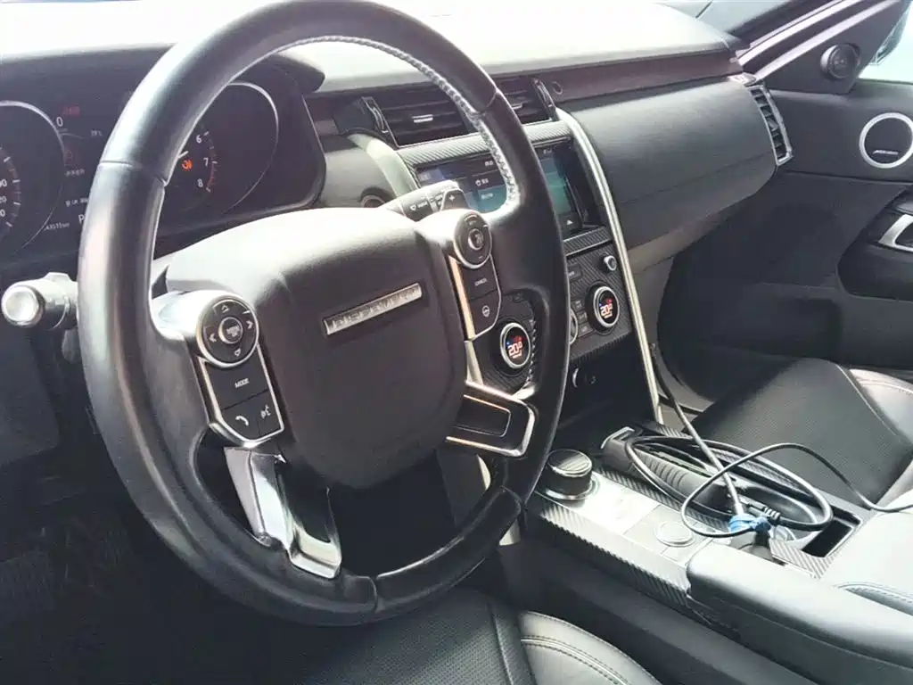 Land Rover Discovery 2017 3.0 SC V6 HSE фото 10