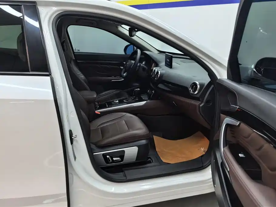 WEI PAI WEI BRAND VV7