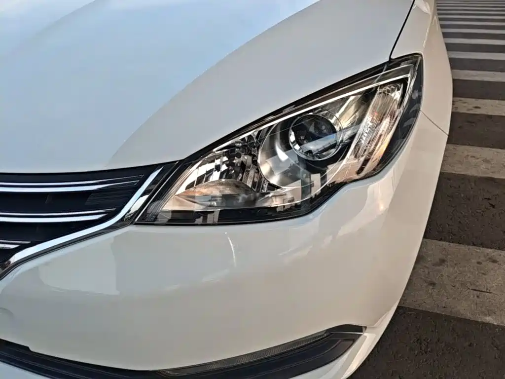 Roewe 360 2017 2017 1.5L Auto Luxury Edition