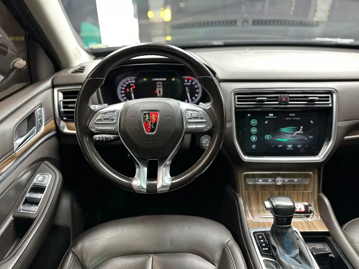 Roewe RX8 2018 2018 30T Internet-connected 2WD Ultimate Edition