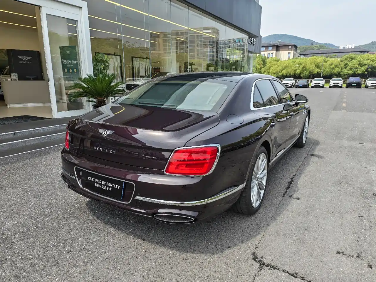 Bentley Flying Spur Plug-in Hybrid 2026 2026 Model 4.0T V8 Standard Edition