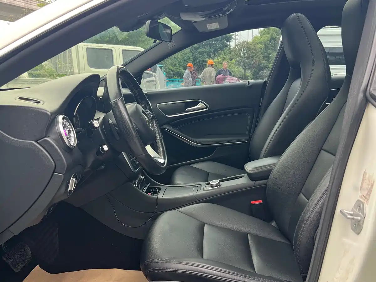Mercedes-Benz CLA (Import) 2015 CLA 200 фото 6