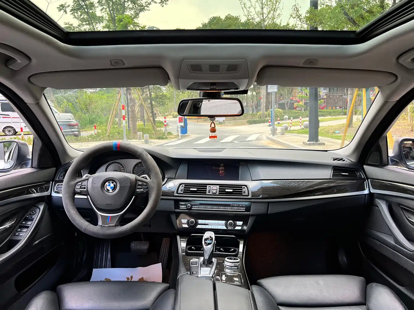 Photo 11 - BMW 5 Series