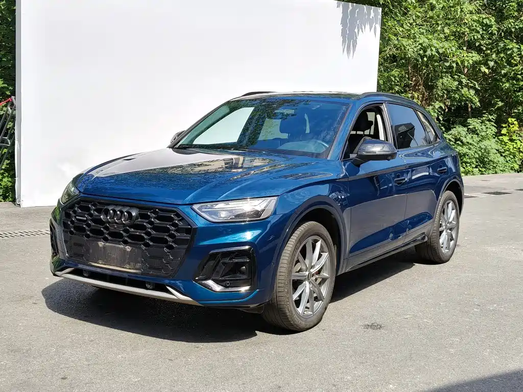Photo 2 - Audi Q5L