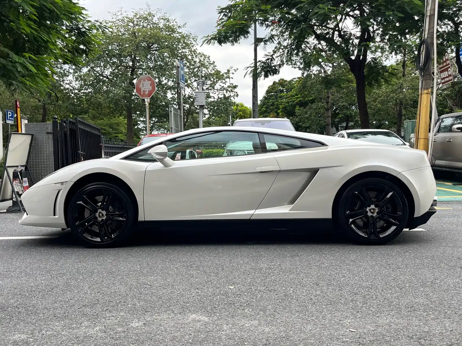 Фото 19 - Lamborghini Gallardo