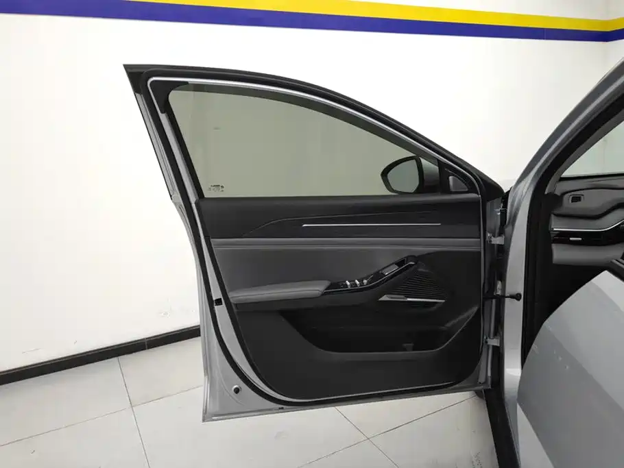 Geely Galaxy Galaxy L6 2025 2025 EM-i 140km Starship Edition