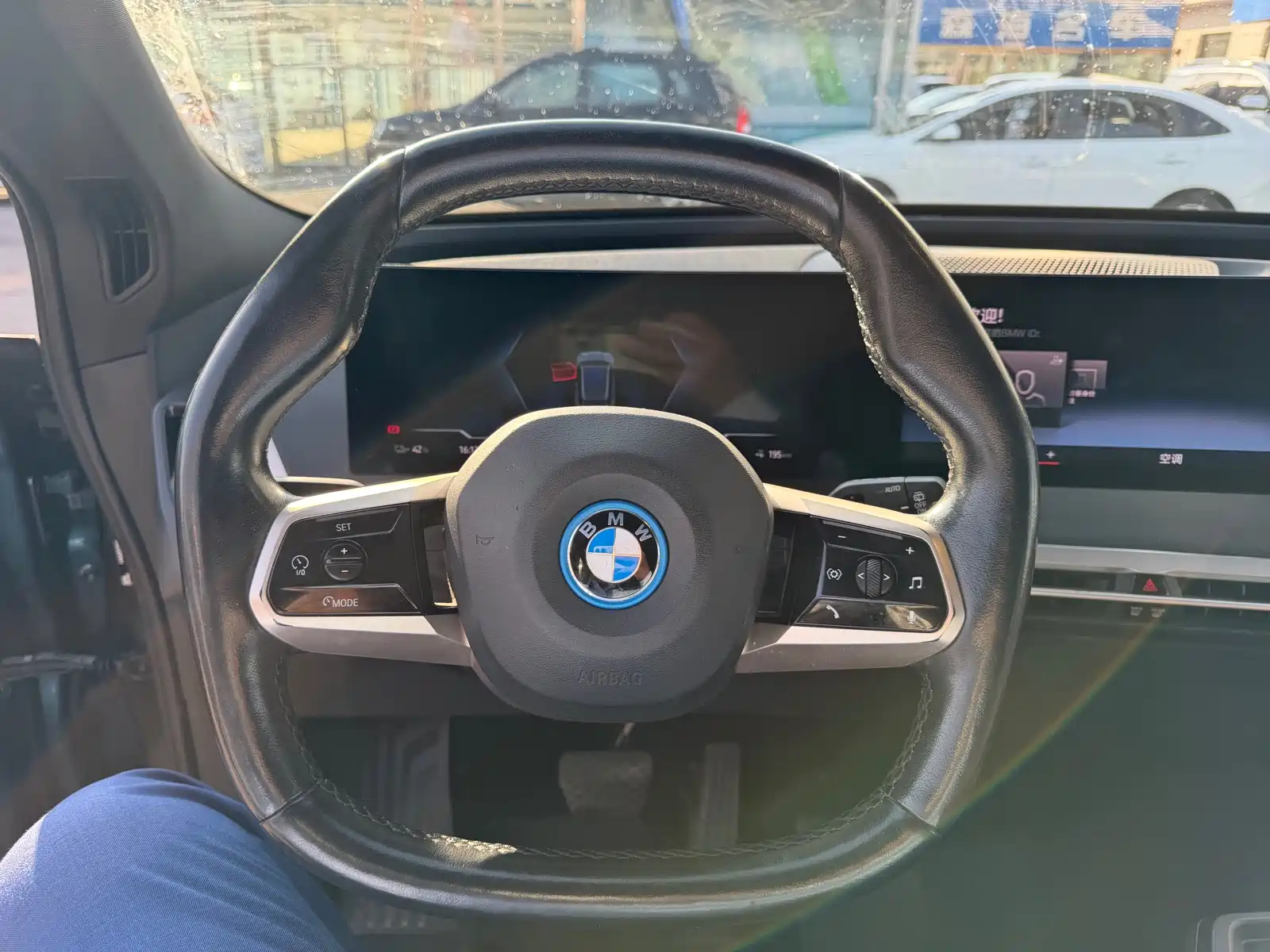 Фото 4 - BMW iX