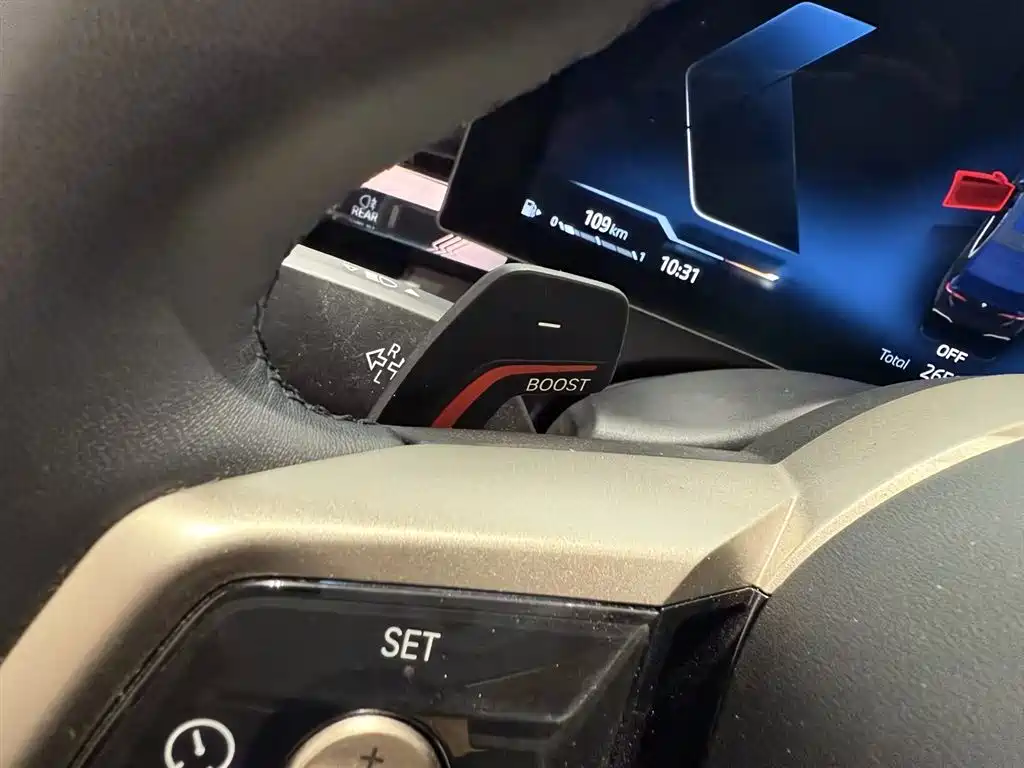 BMW 5 Series 2025 530Li Premium M Sport Package фото 14