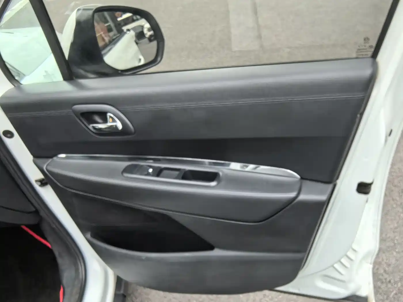 Peugeot 3008 2015 2.0L Automatic Trend Edition фото 16