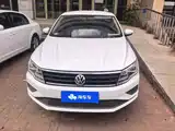 Photo 2 - Volkswagen Jetta