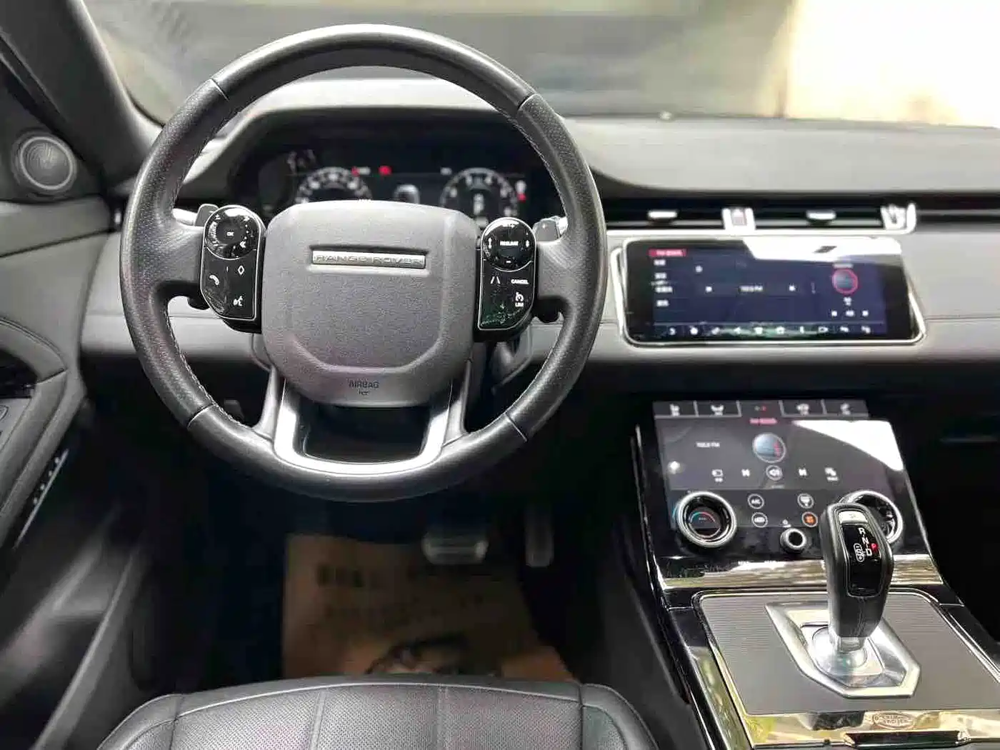 Land Rover Range Rover Evoque 2020 249PS R-DYNAMIC SE Sport Tech Edition фото 5