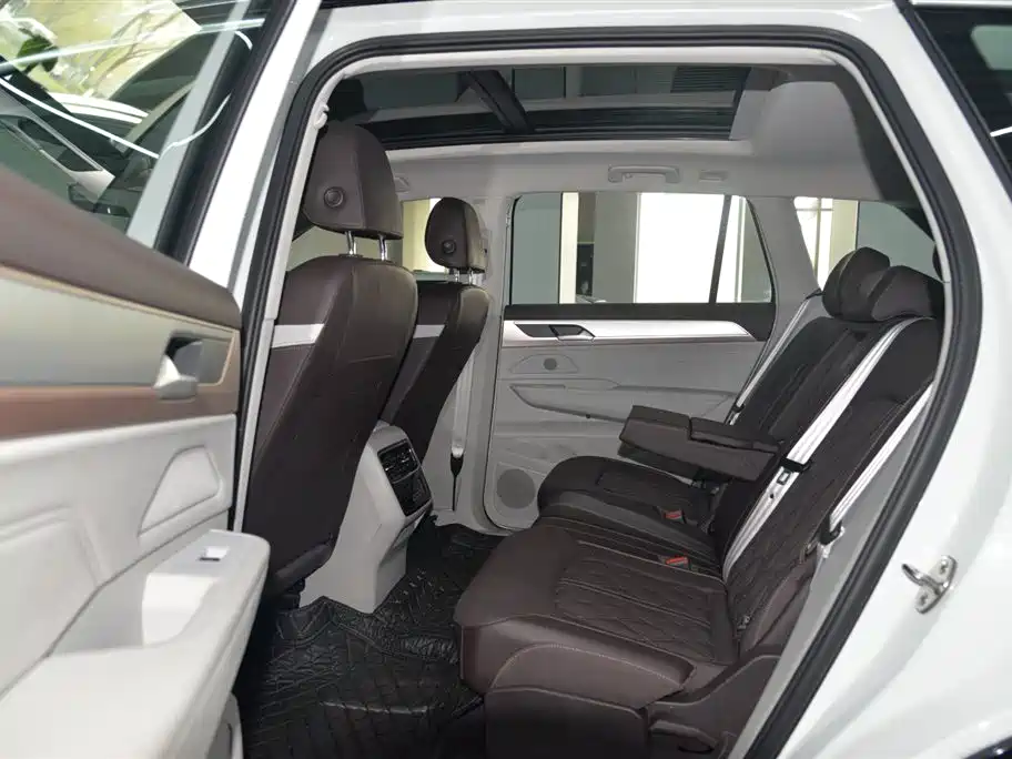 Volkswagen Talagon 2023 380TSI 4WD R-Line Touring Edition фото 14