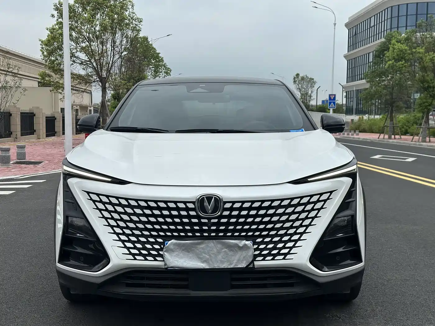 Фото 2 - Changan UNI-T