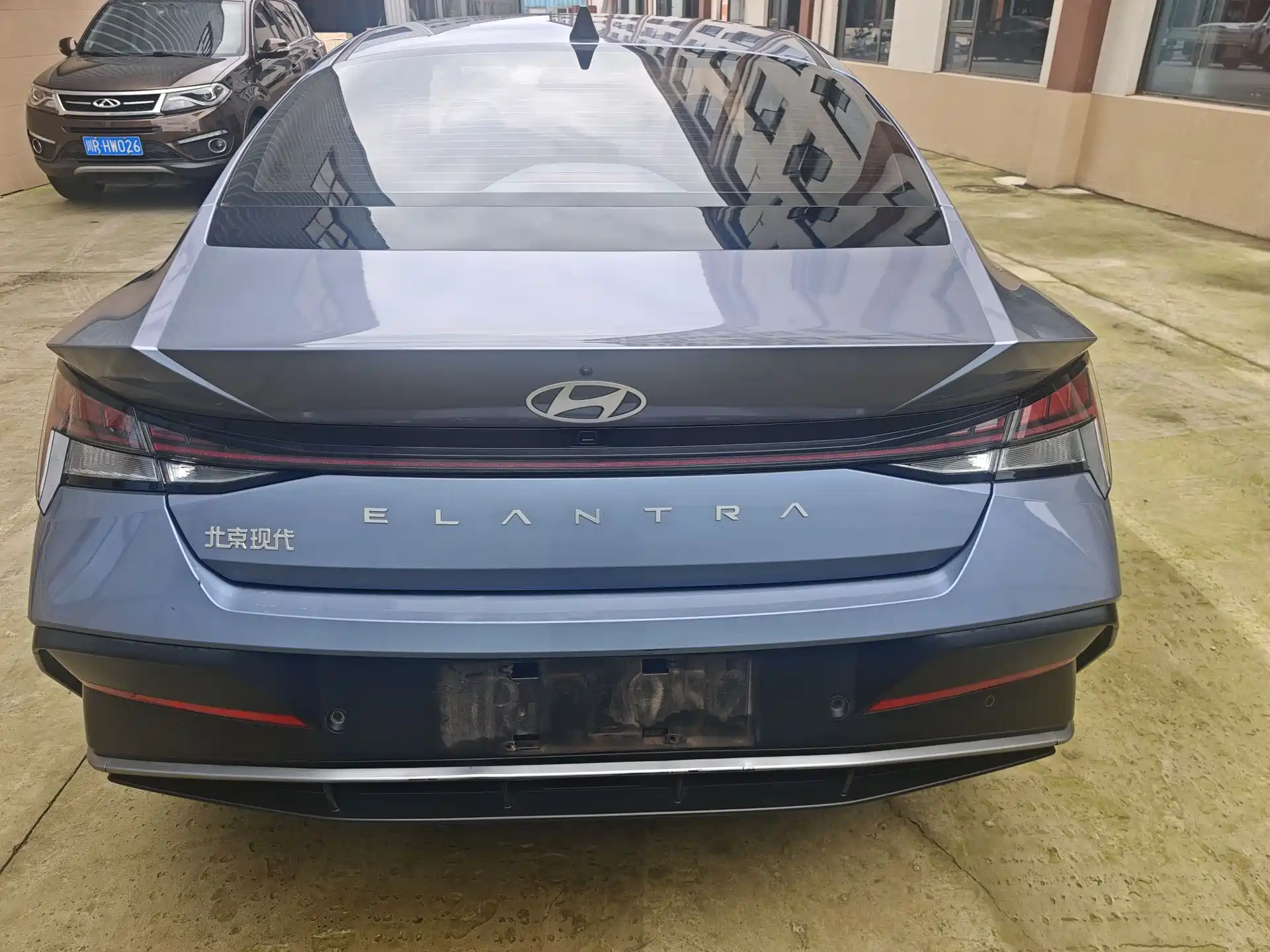 Photo 5 - Hyundai Elantra