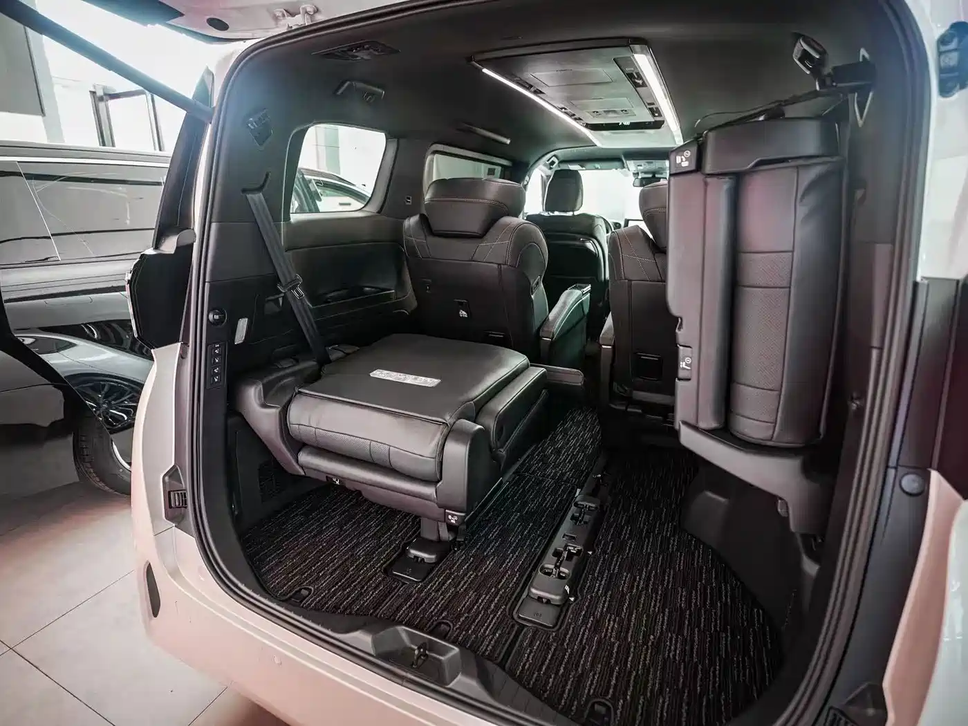 Toyota Alphard 2026 2025 Hybrid 2.5L Prestige Gold Edition