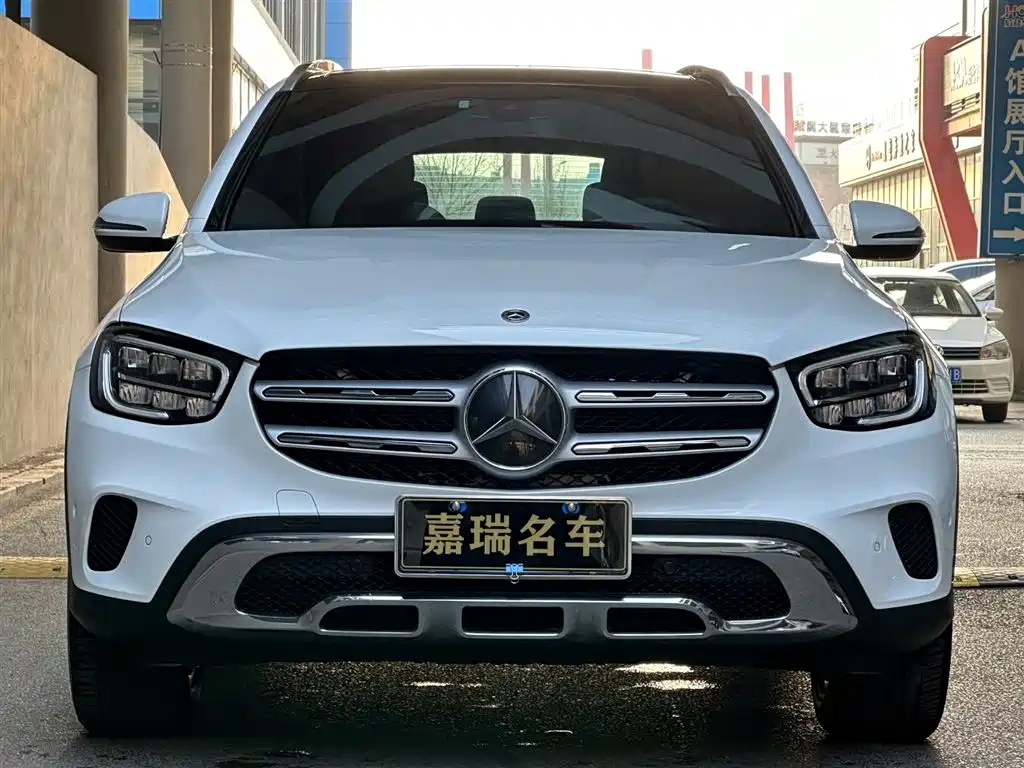 MERCEDES-BENZ GLC