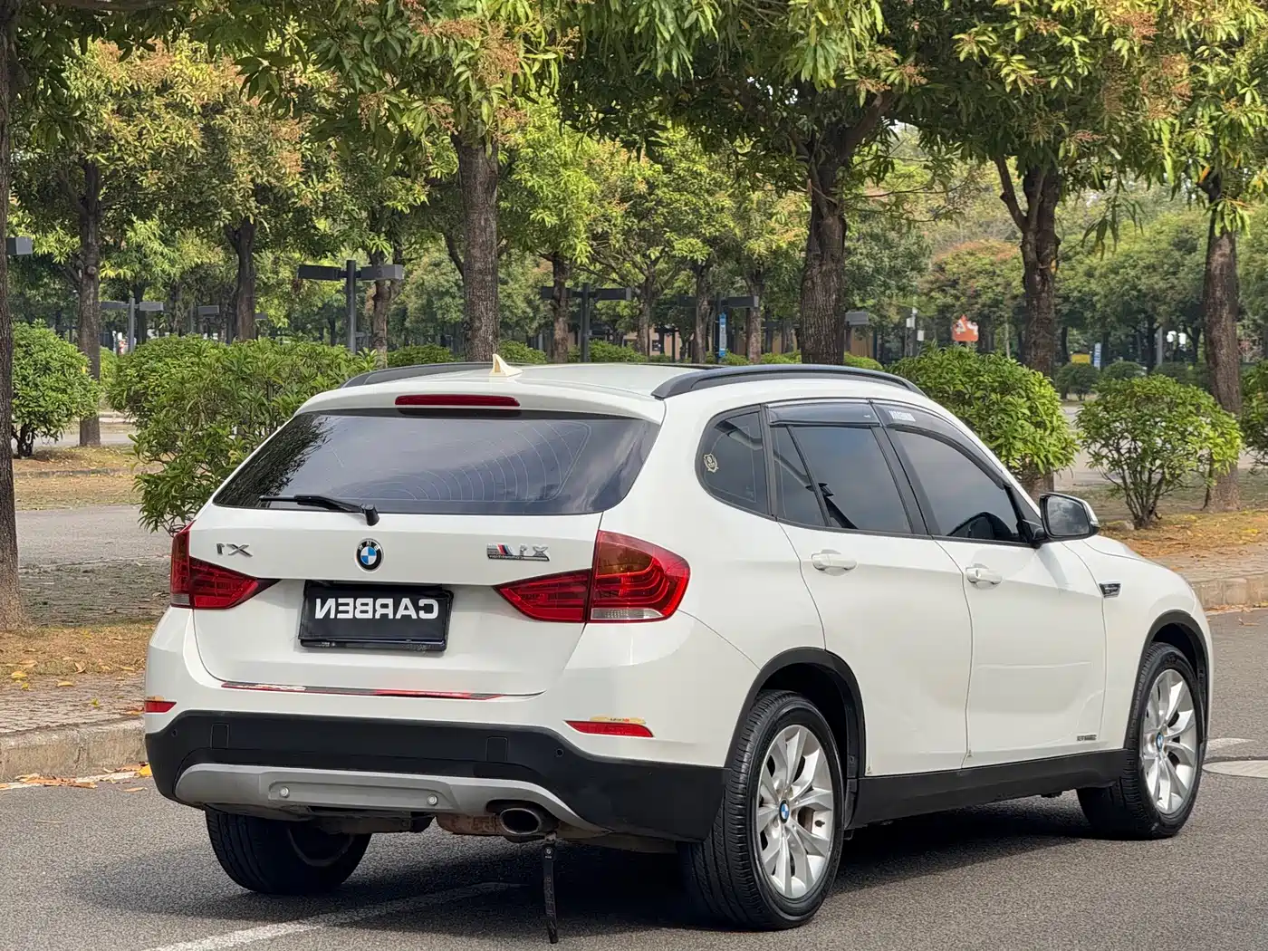 BMW X1 2013 sDrive18i Fashion фото 16