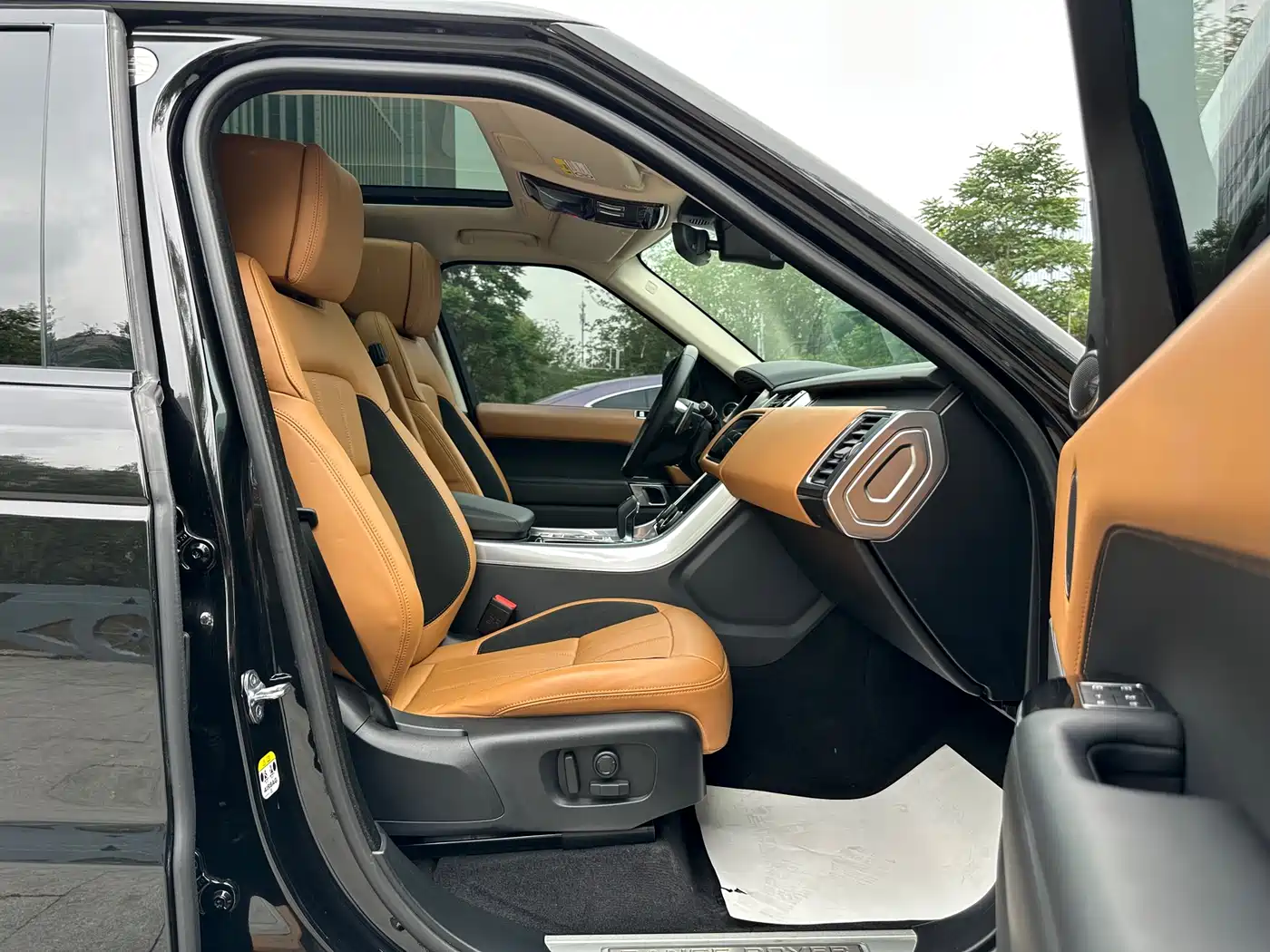 Land Rover Range Rover Sport 2021 3.0 L6 Gloss Black Edition фото 9