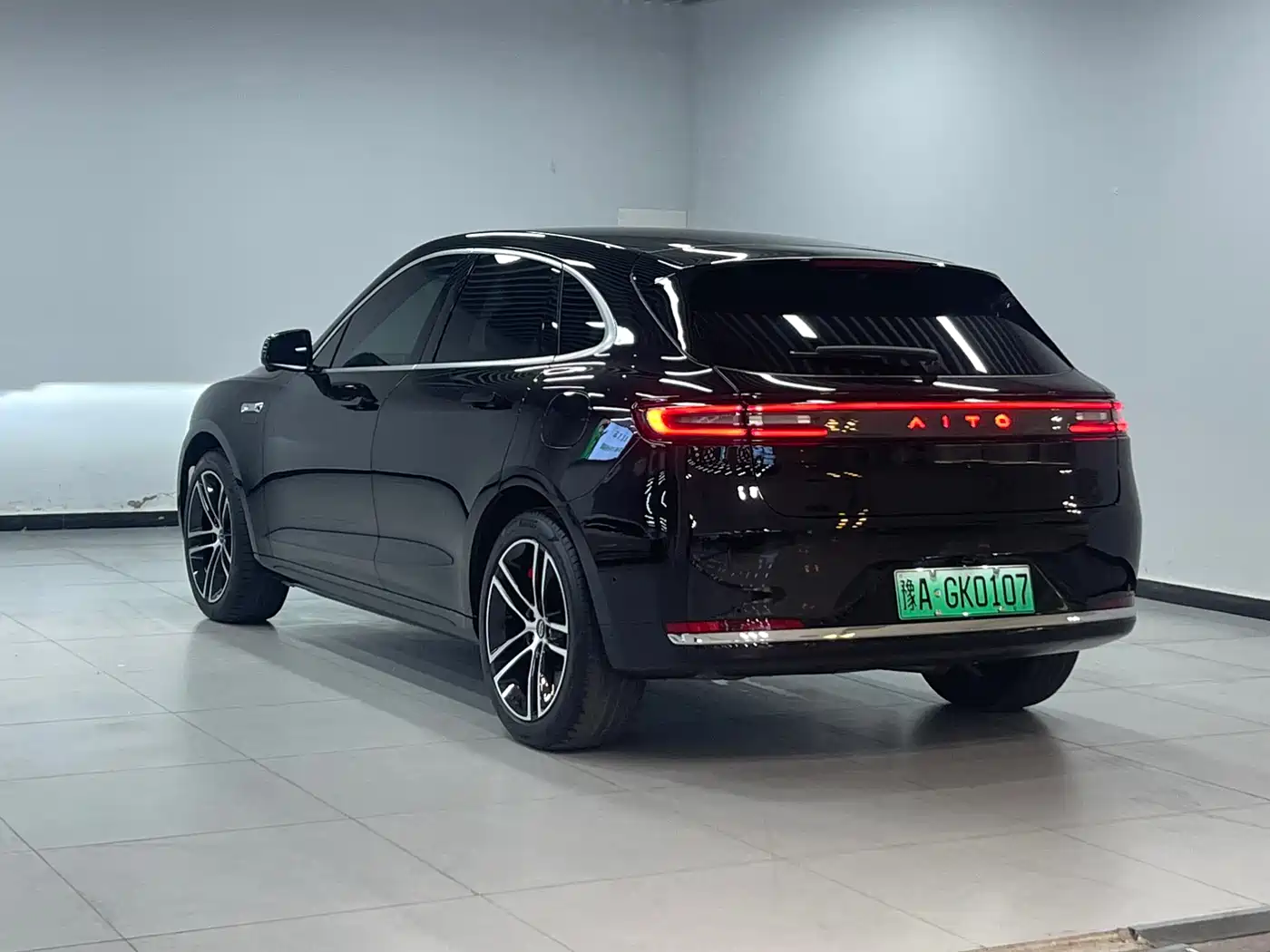 AITO Wenjie AITO M5 2025 Extended Range Ultra AWD фото 4