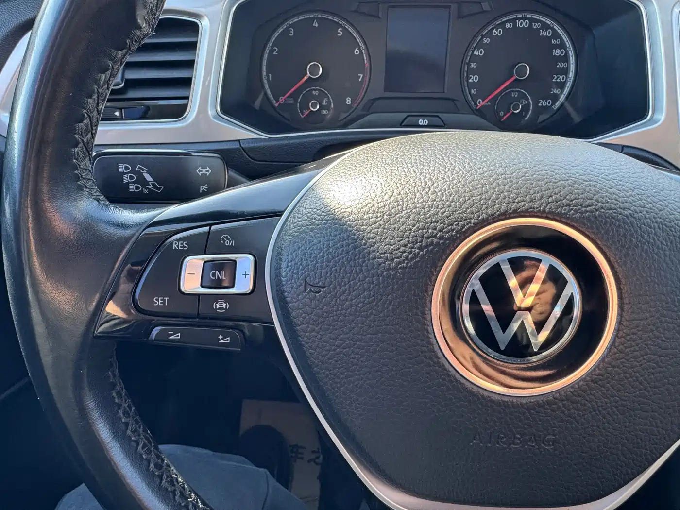 VOLKSWAGEN T ROC EXPLORING SONGS