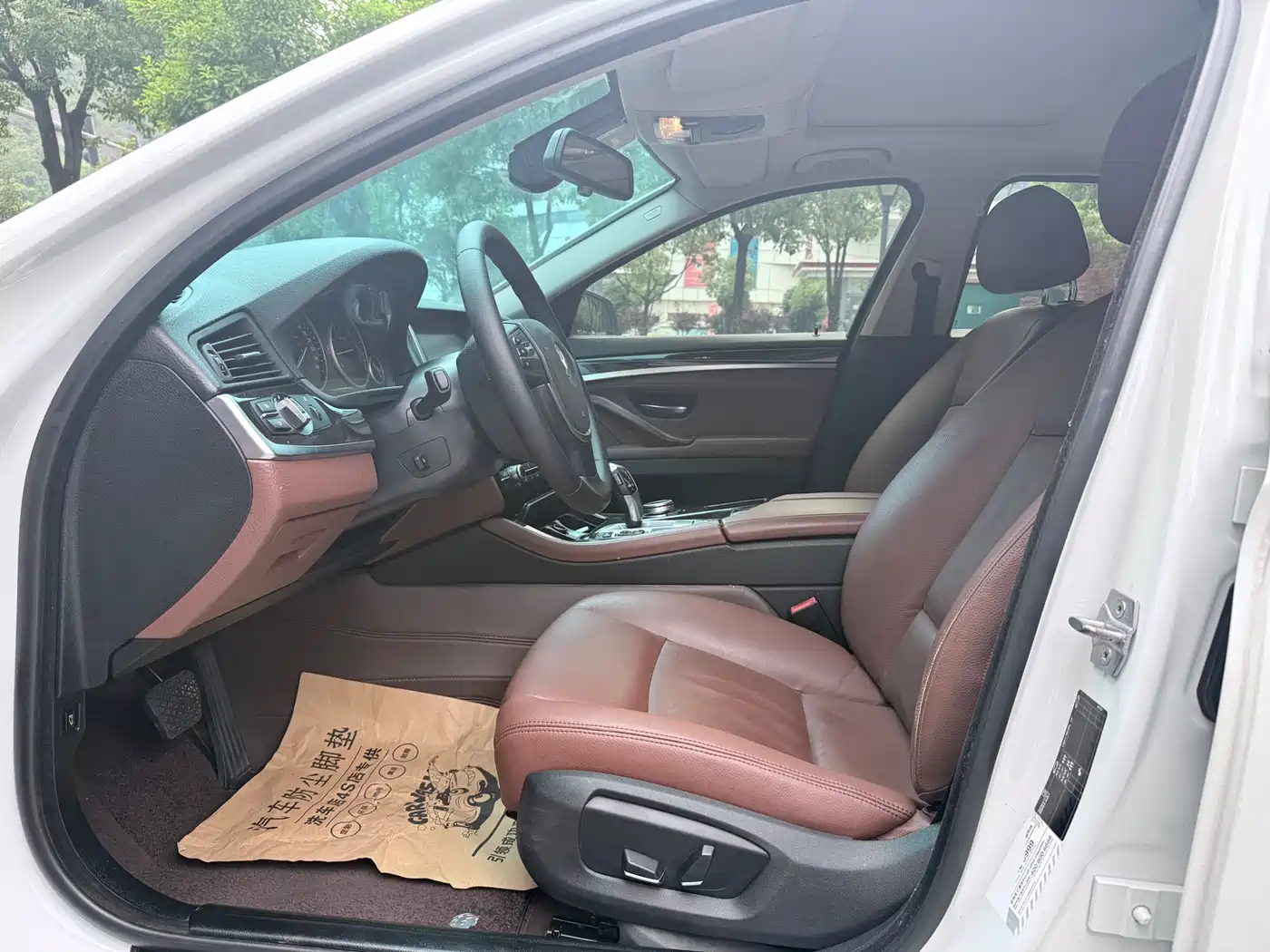 BMW 5 Series 2014 525Li Leading фото 7