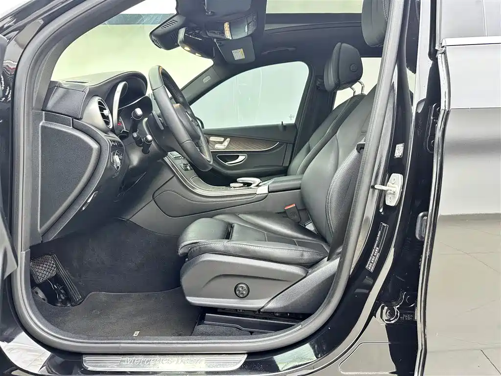 Mercedes-Benz GLC 2016 GLC 300 4MATIC Dynamic фото 6