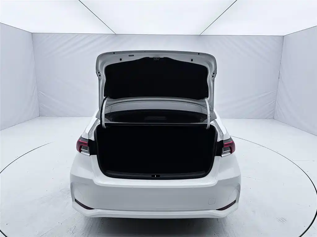 Toyota Corolla 2021 1.2T S-CVT Elite PLUS Edition фото 8