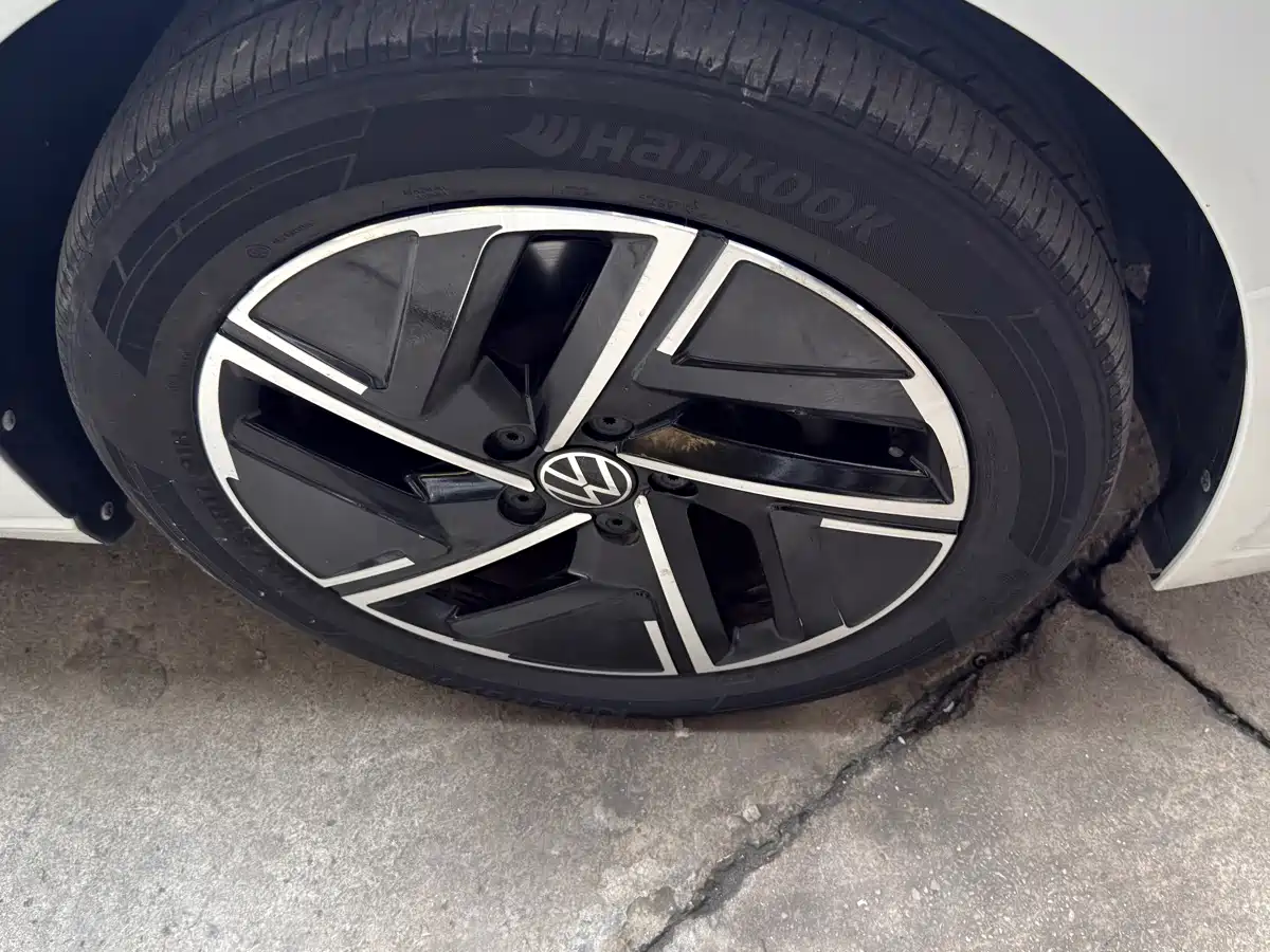 Photo 4 - Volkswagen Sagitar