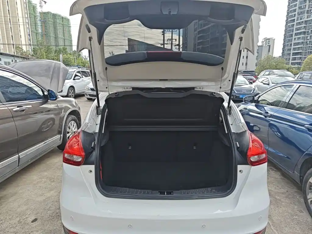 Photo 19 - Ford Focus