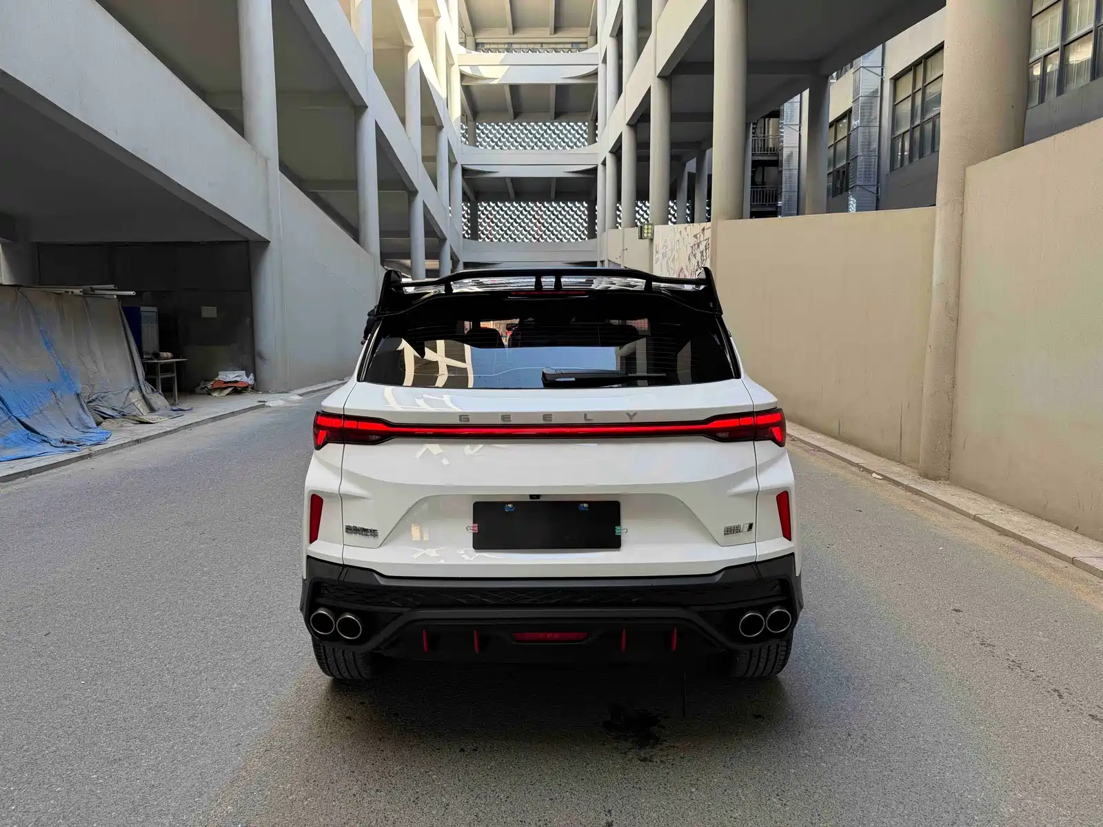 Фото 5 - Geely Coolray