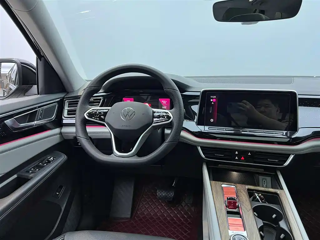 Volkswagen Teramont 2024 380TSI 4WD Dragon Glory Edition фото 33