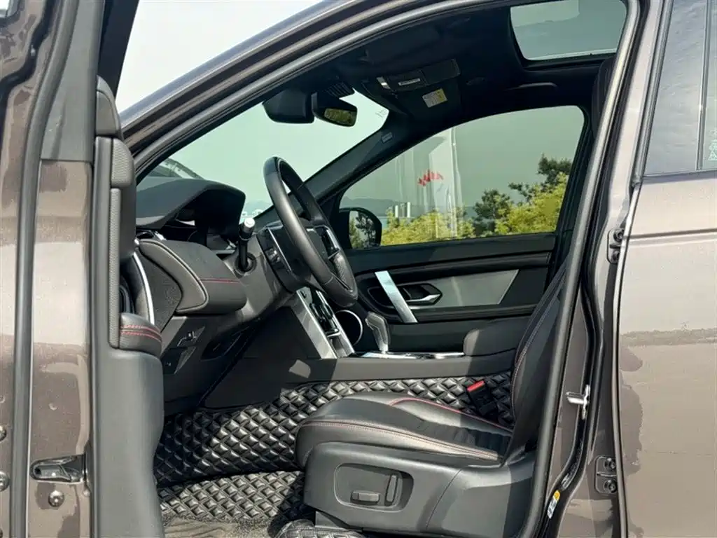 Land Rover Discovery Sport 2022 249PS Metropolis Edition 5-Seater фото 12
