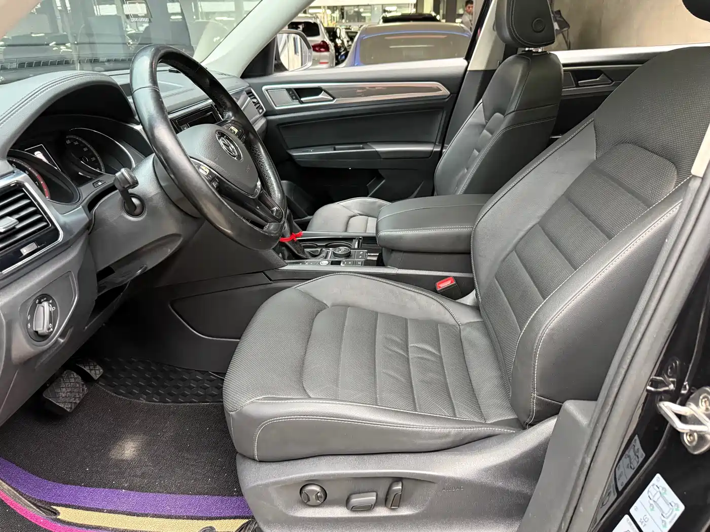 Volkswagen Teramont 2019 380TSI 4WD Luxury Edition China VI фото 13