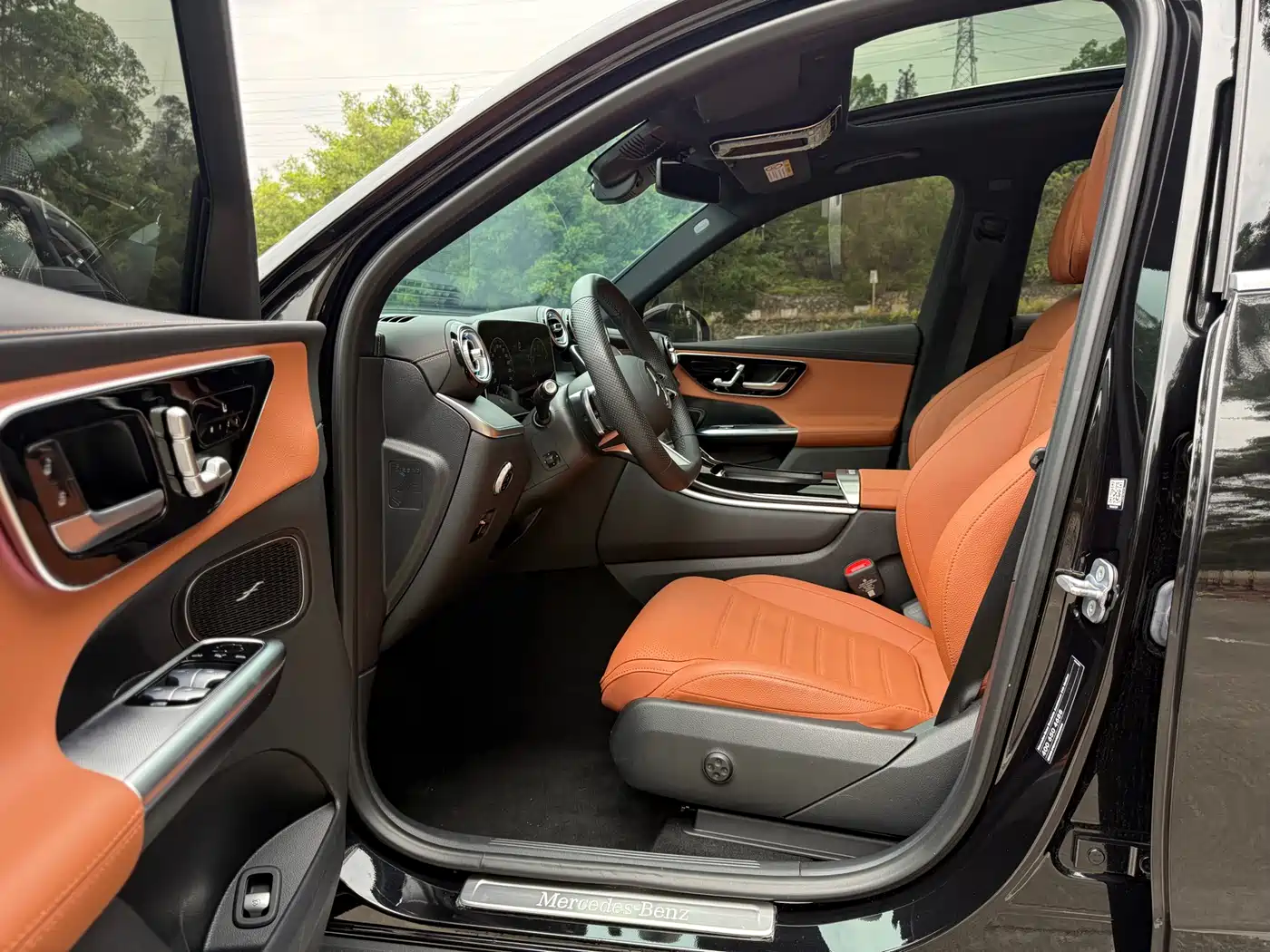 Mercedes-Benz GLC 2024 GLC 260 L 4MATIC Luxury 5-seater фото 4