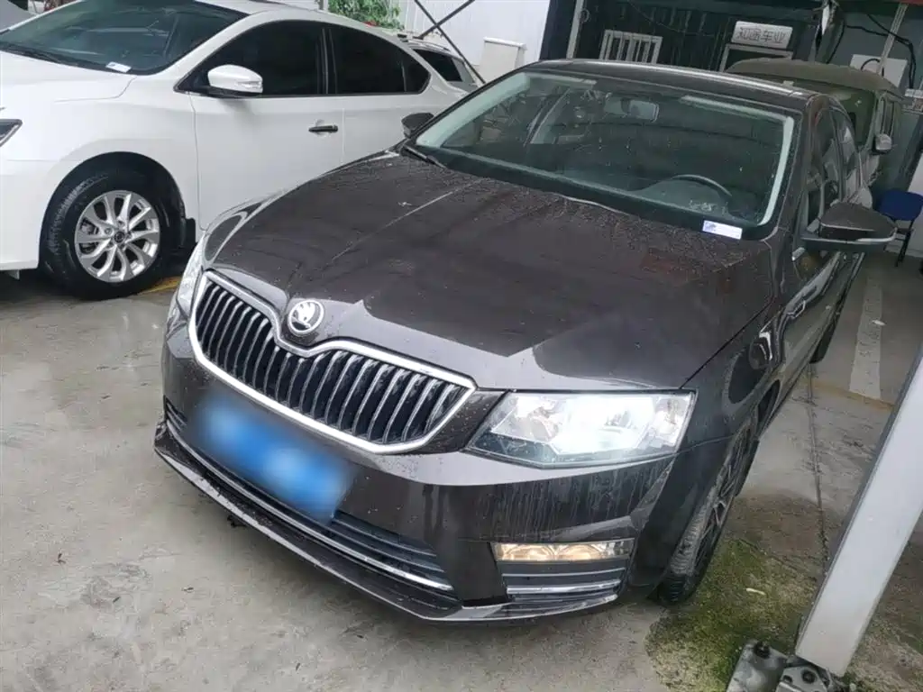 Škoda Octavia 2017 1.6L Automatic Smart Edition
