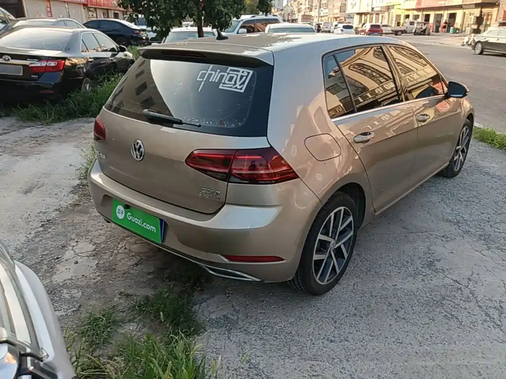 Фото 7 - Volkswagen Golf