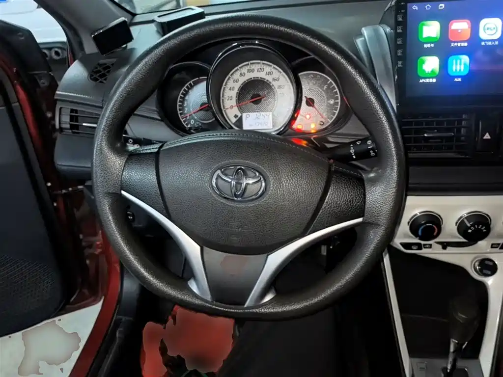 Toyota YARiS L Zhi Xuan 2015 1.5G Auto Sunroof Special Edition фото 11