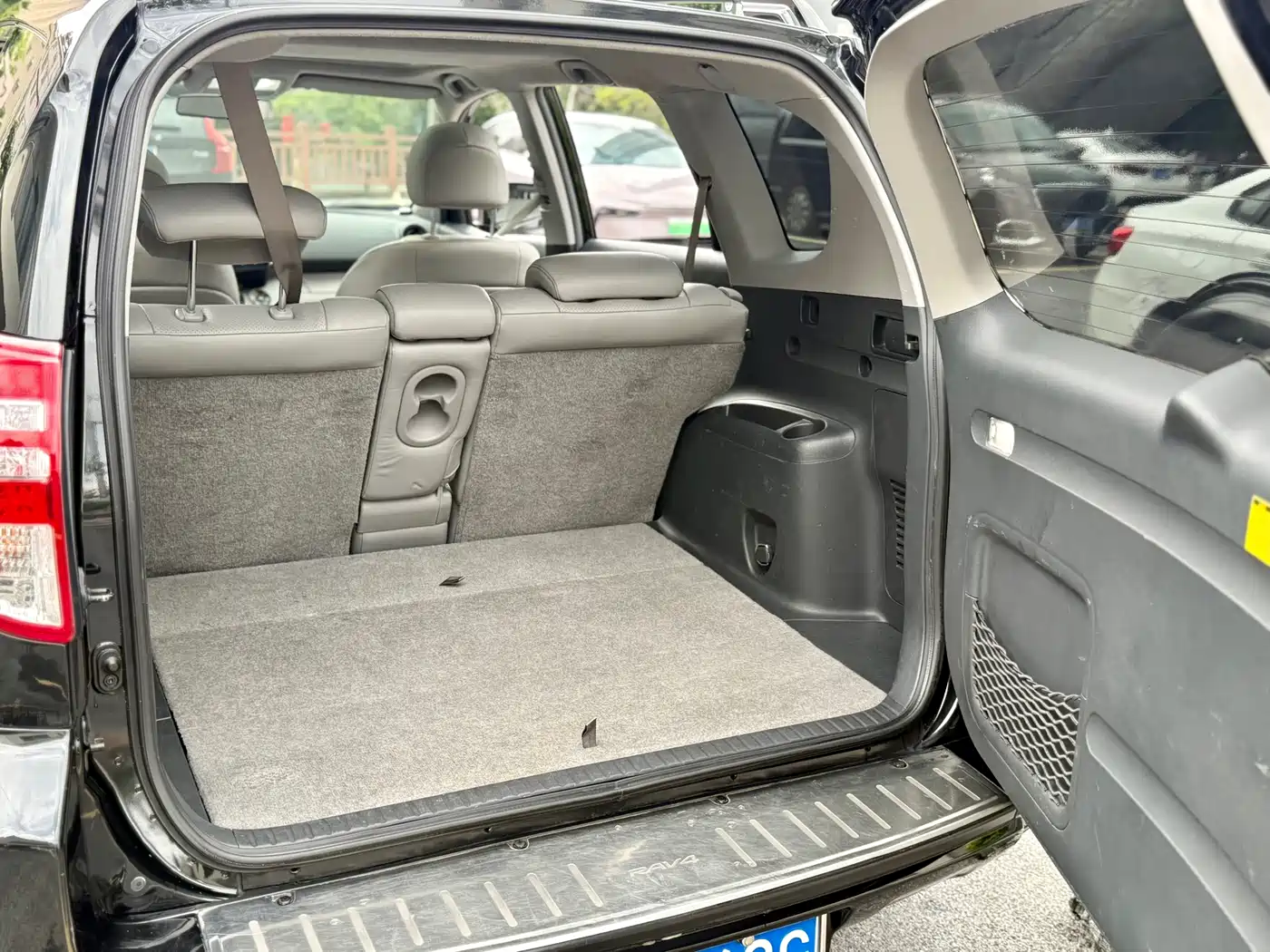 Toyota RAV4 Rongfang 2010 2.4L Manual Luxury Upgrade Edition фото 17