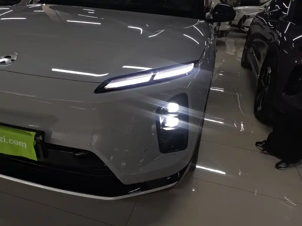 Фото 24 - NIO ES6