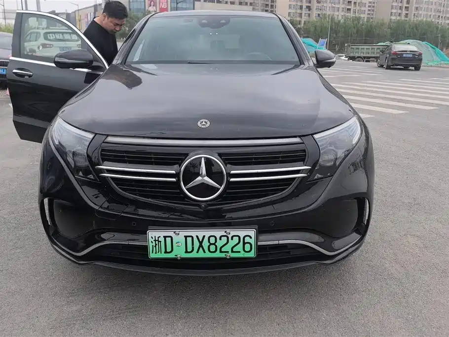 MERCEDES-BENZ EQC
