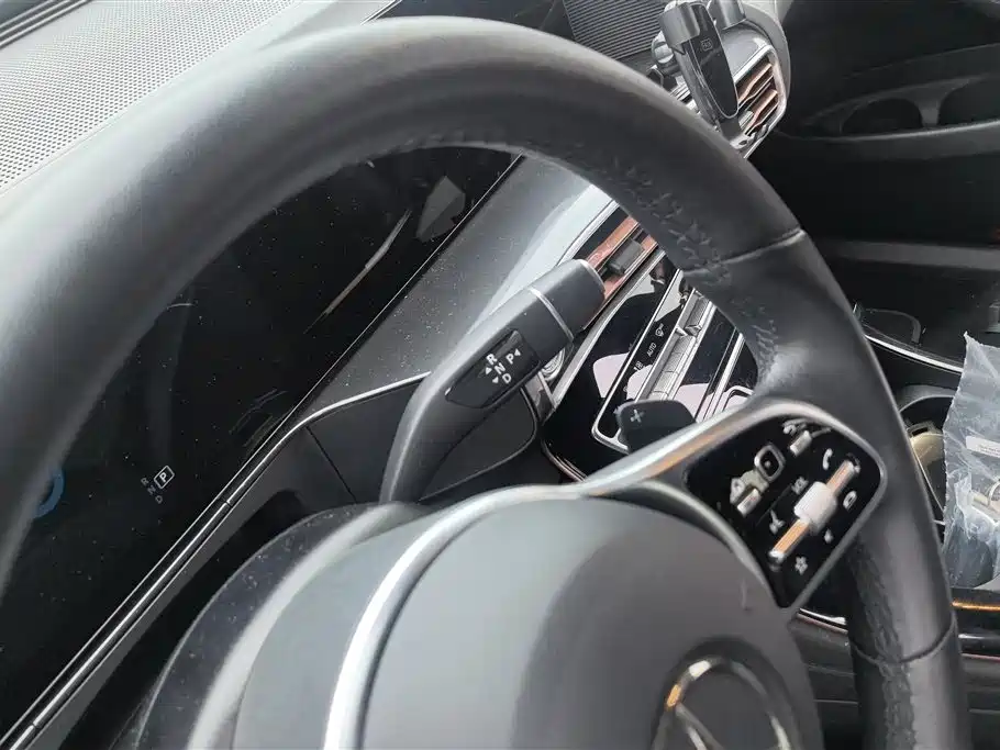 MERCEDES-BENZ EQC