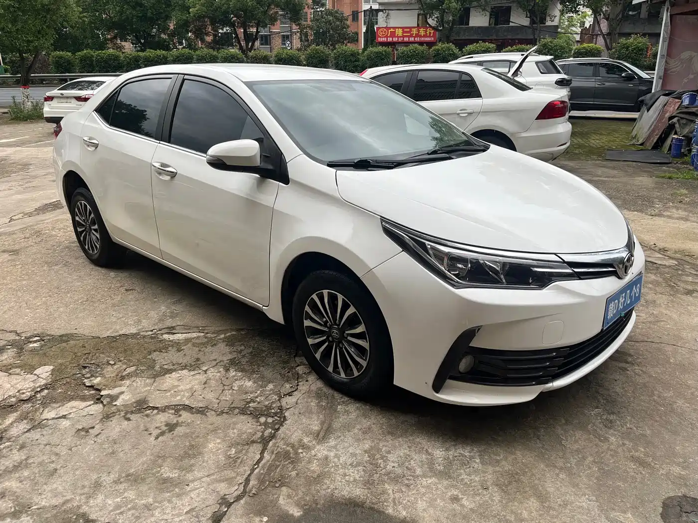 Toyota Corolla 2017 Facelift 1.2T S-CVT GL фото 3