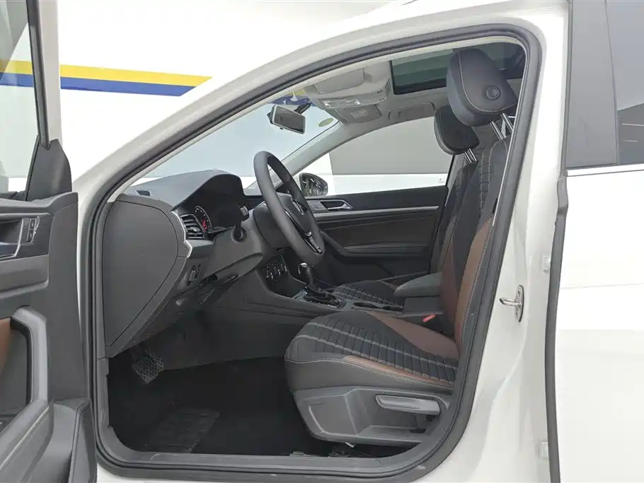 Фото 9 - Volkswagen Lavida