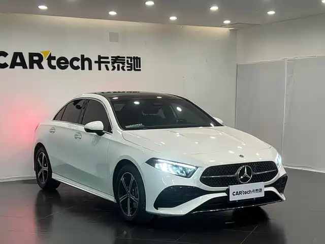 Mercedes-Benz A-Class 2023 A 200 L Fashion — фото 3